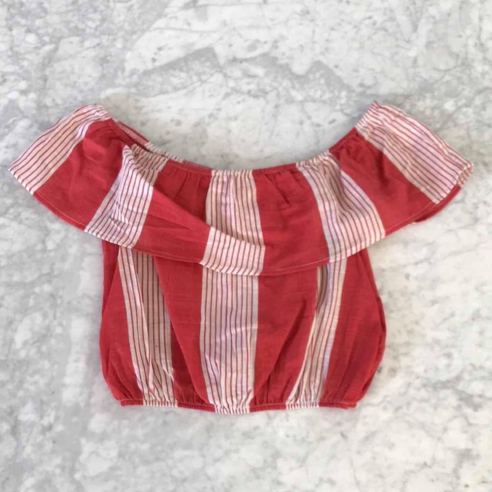 🆕 PacSun Off Shoulder Crop Top 🤍❤️